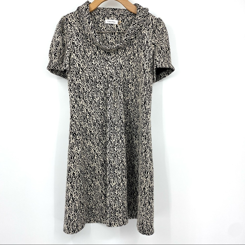 Calvin Klein cowl neck blk/wht short sleeve dress